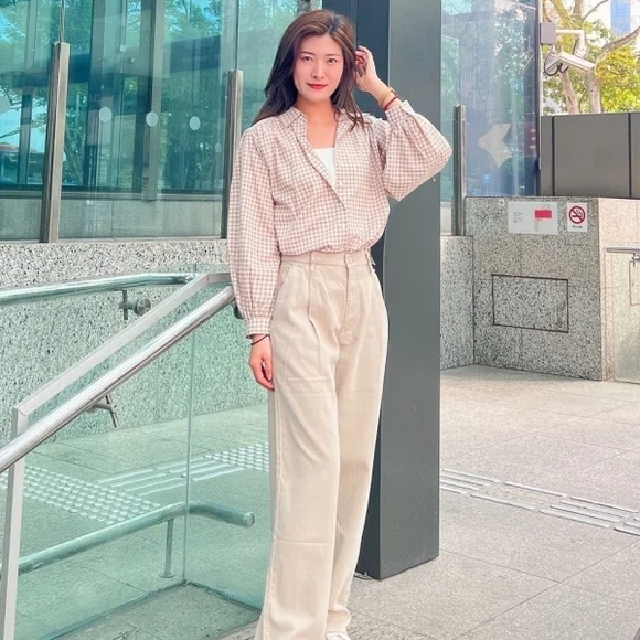 Uniqlo Drapey Denim Pleated Pants - Picture 3 of 9